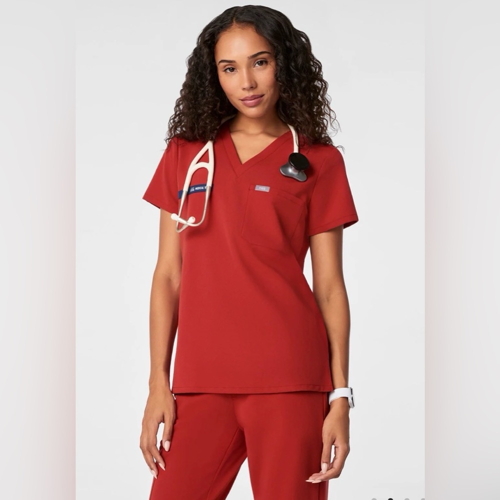 FIGS x Team USA Set! Catarina One-pocket Scrub Top + Zamora Jogger Scrub Pants